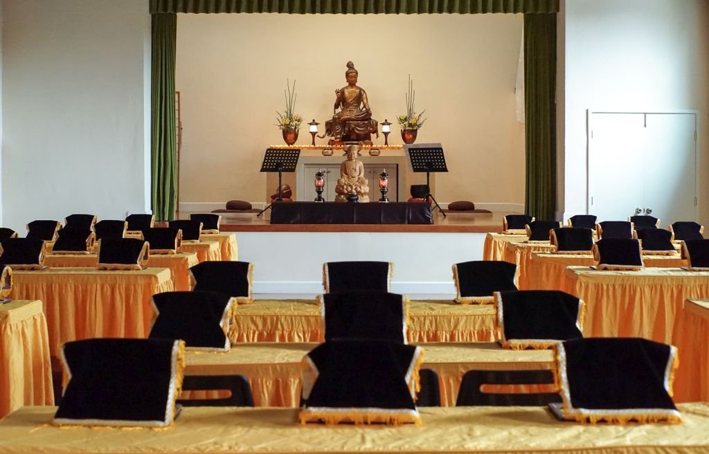 What are the main differences and connections between group practice and individual practice, and how essential is each in terms of practice?